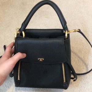 LIKE NEW Tory Burch Half Moon Crossbody - Black